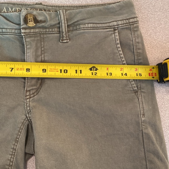 American Eagle - super stretch chino shorts. Size 00 - Picture 7 of 12